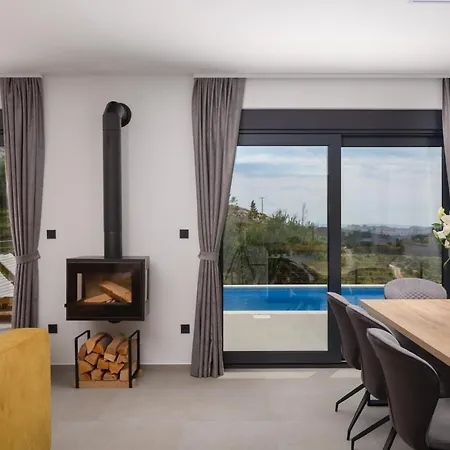 Villa La Familia