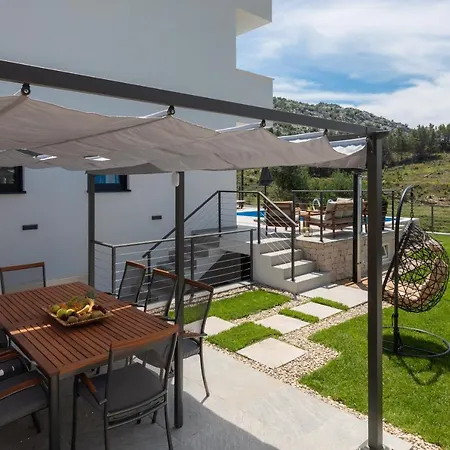 Villa La Familia